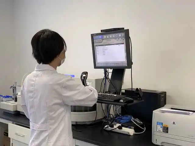 如何使用创新科技设备监测篮球运动员的训练数据_2